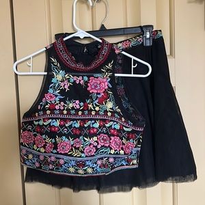 Two piece dress set. Embroidery